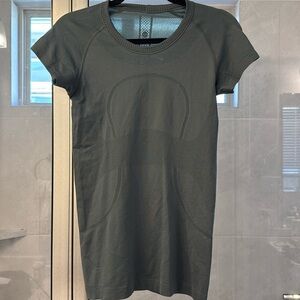Lululemon Swiftly Tech Short Sleeve Top Army Green Size 6
